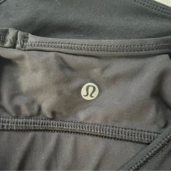 Lululemon Roll Out Tank with Bra Black Women's Size 8 - Picture 9 of 10